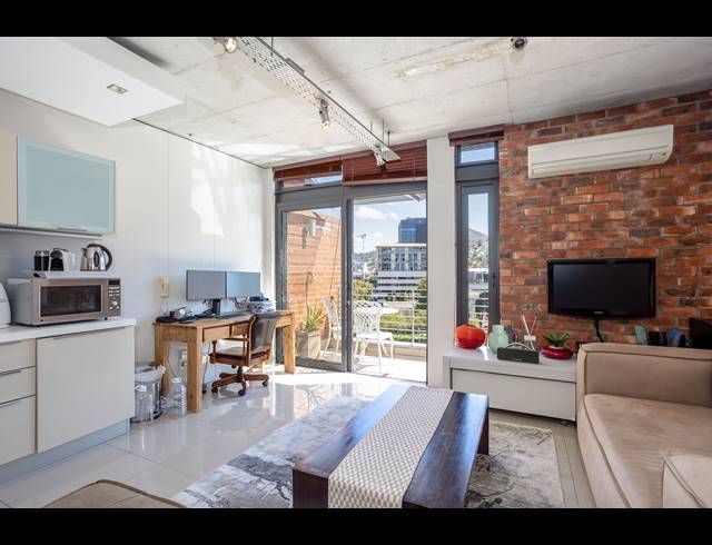 1 BEDROOM APARTMENT BLOCK TO LET IN DE WATERKANT